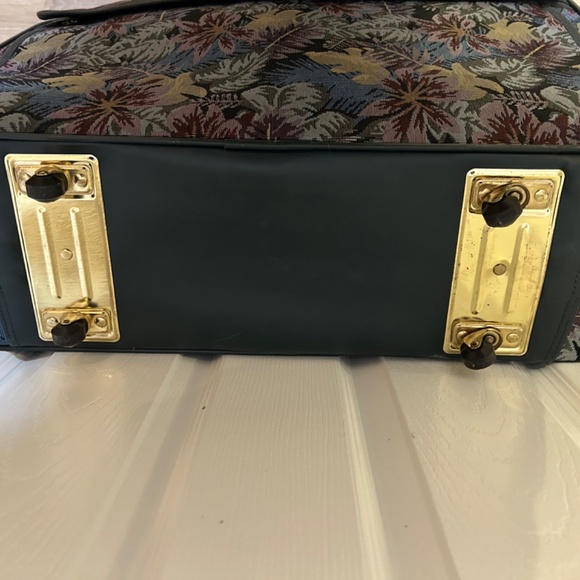 Vintage Jordache Luggage - Picture 5 of 8